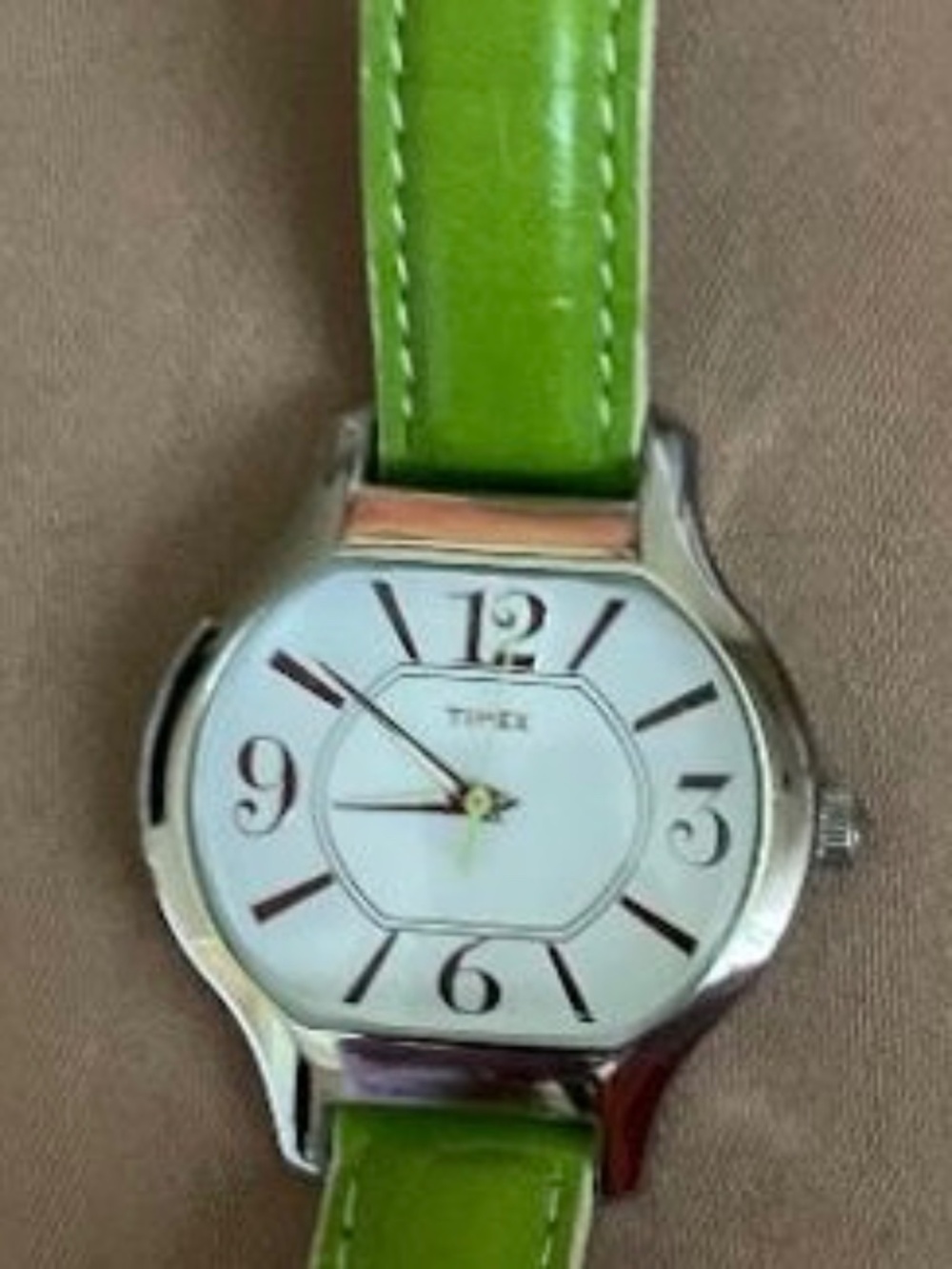 Vintage Timex Lime Green Croc Leather Tonneau Quartz Fashion Watch